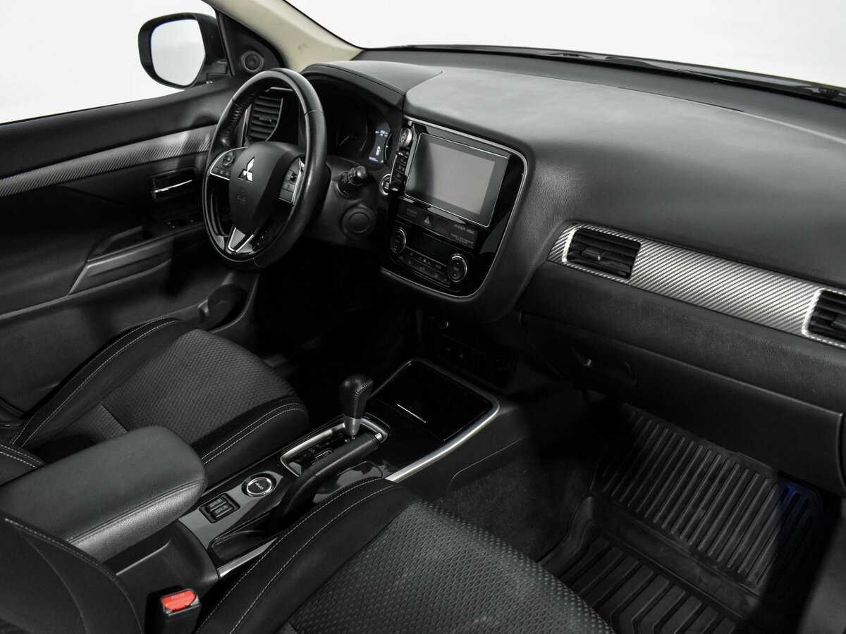 Mitsubishi Outlander с пробегом — 2018 год. Фото: #11