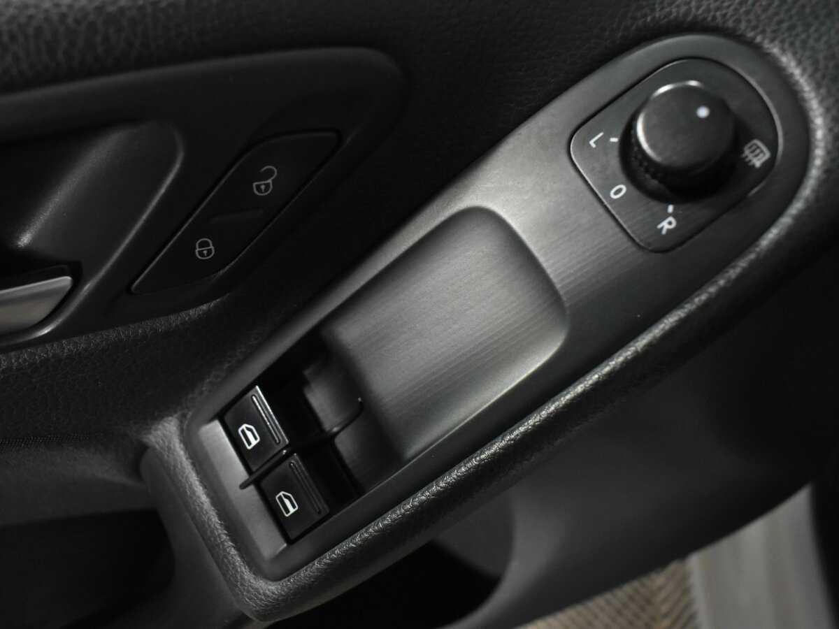 Volkswagen Golf с пробегом — 2012 год. Фото: #12