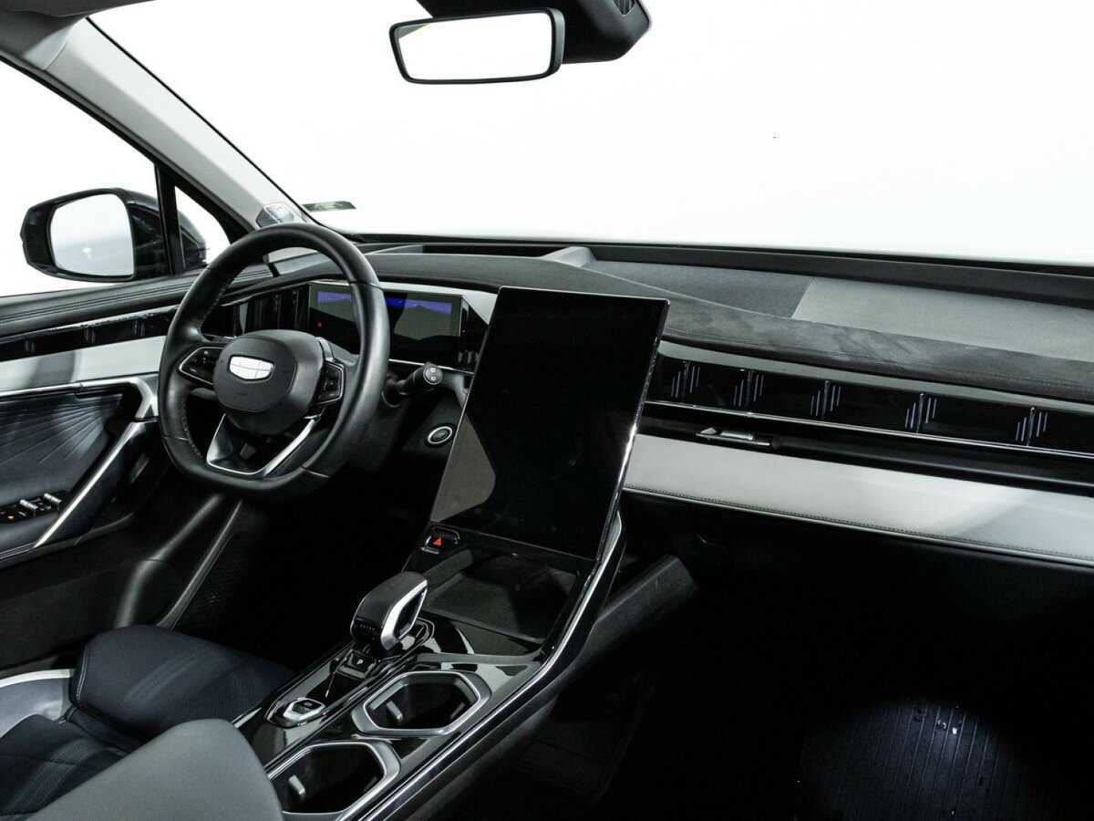 Geely Atlas с пробегом — 2024 год. Фото: #8