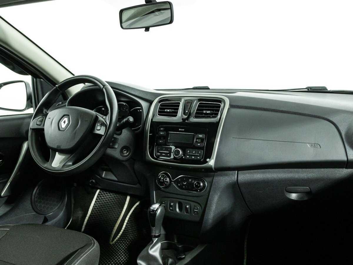 Renault Sandero с пробегом — 2017 год. Фото: #8