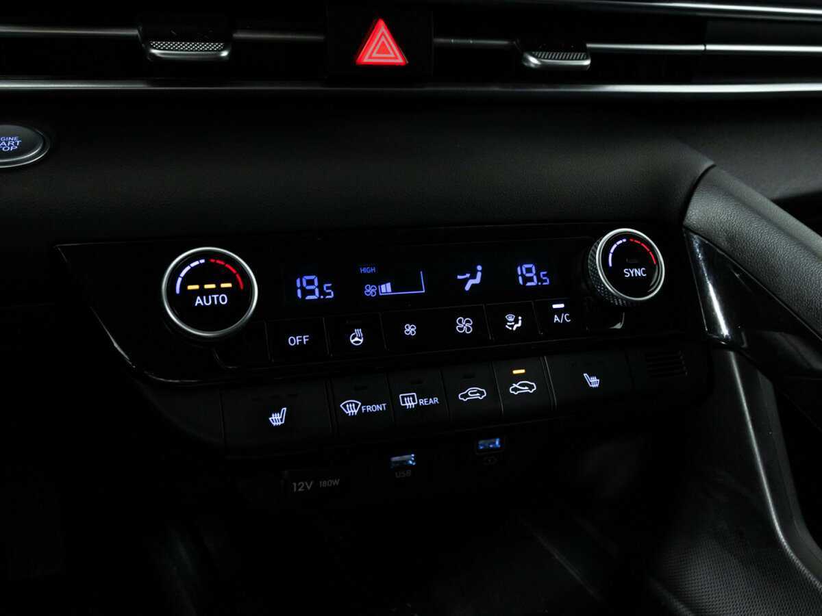 Hyundai Elantra с пробегом — 2021 год. Фото: #16