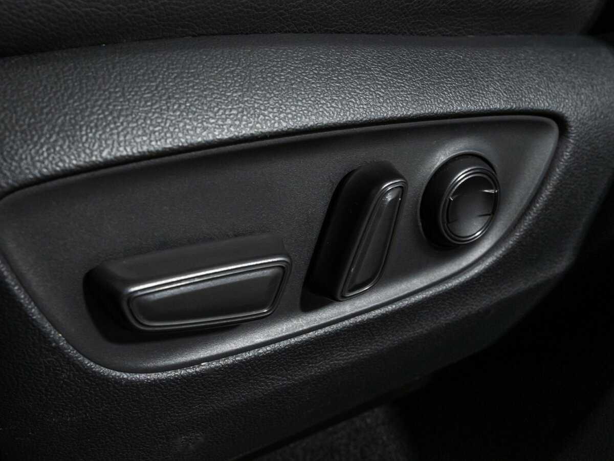 Toyota RAV4 с пробегом — 2020 год. Фото: #15