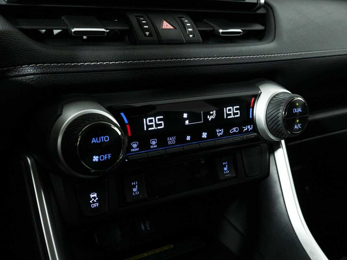 Toyota RAV4 с пробегом — 2020 год. Фото: #18