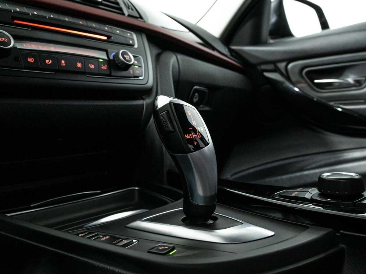 BMW 3 серии с пробегом — 2015 год. Фото: #17