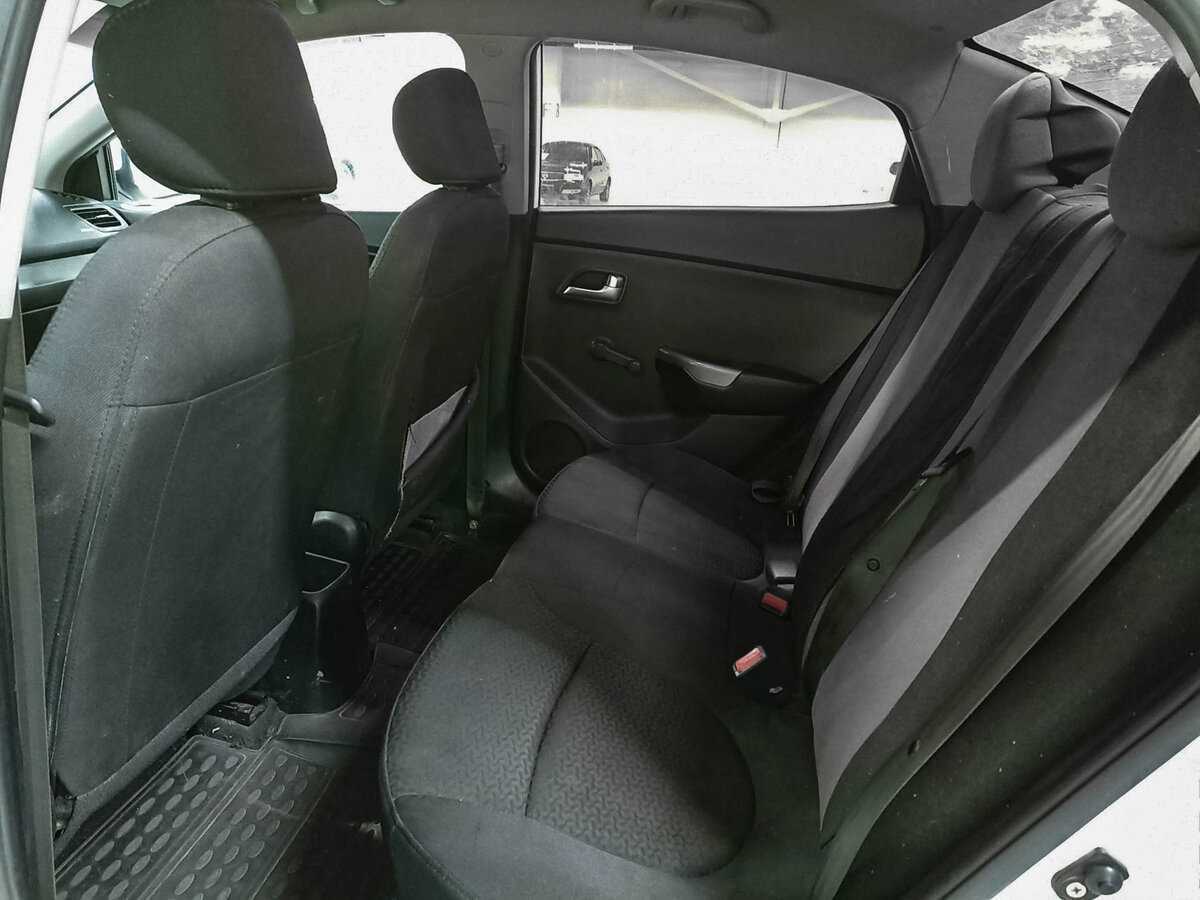 Kia Rio с пробегом — 2014 год. Фото: #11