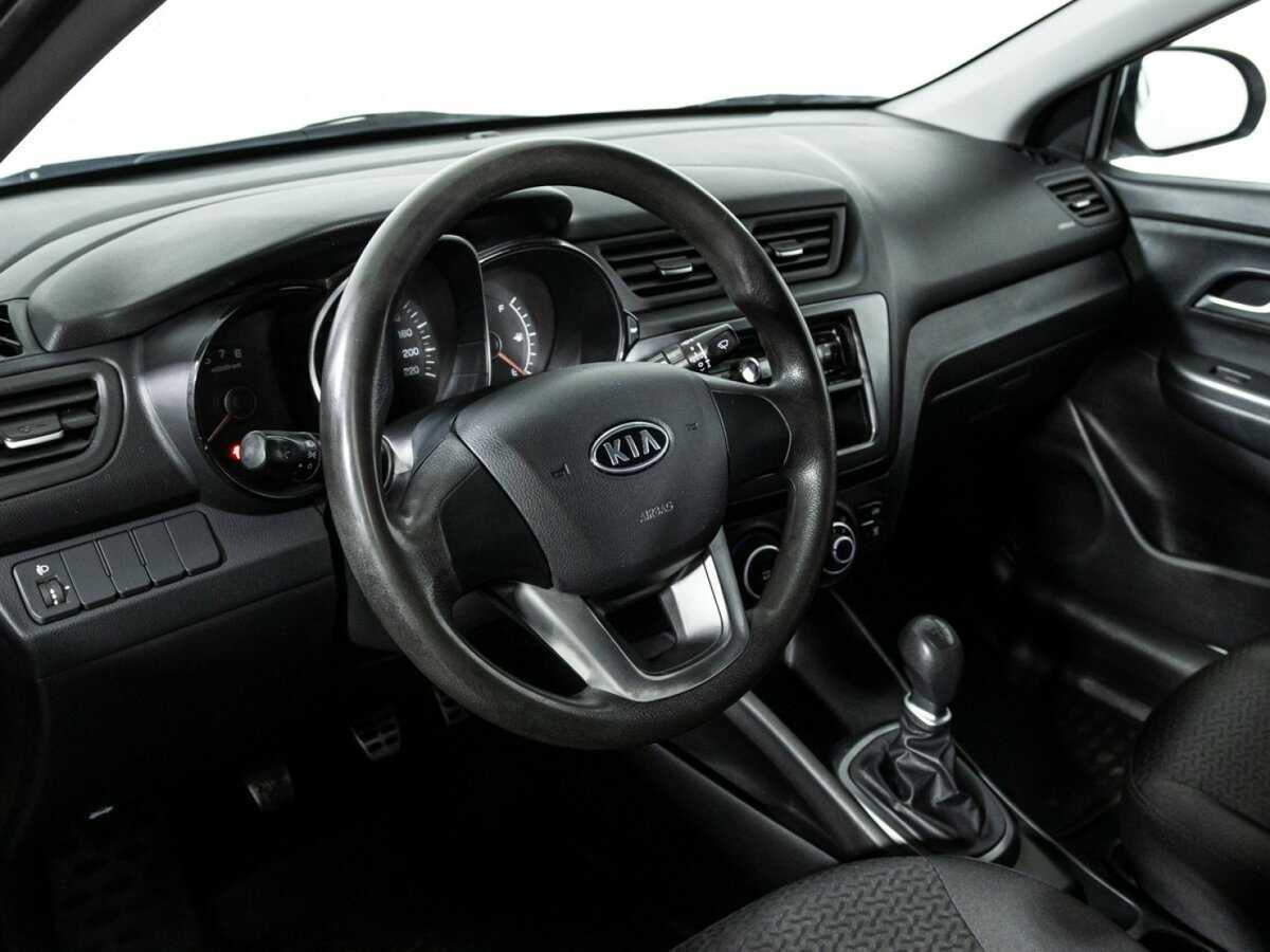 Kia Rio с пробегом — 2012 год. Фото: #10