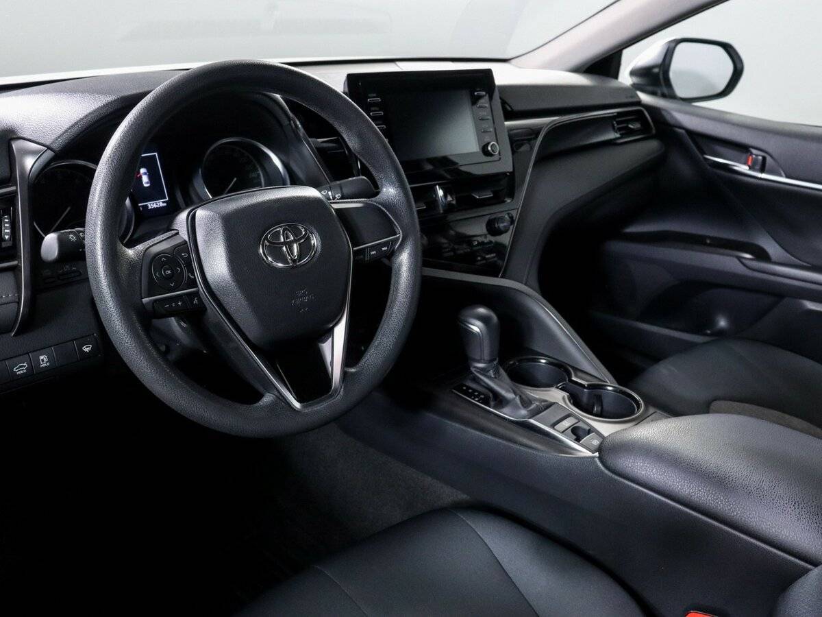 Toyota Camry с пробегом — 2021 год. Фото: #13