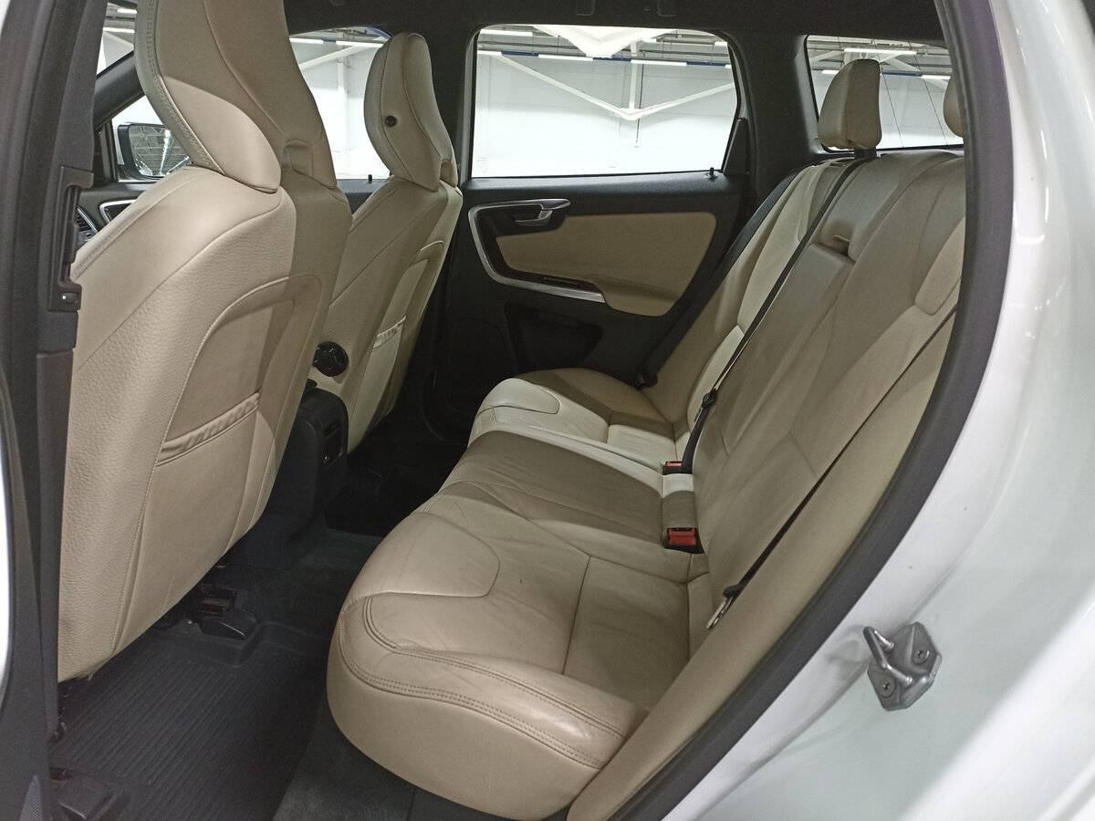 Volvo XC60 с пробегом — 2013 год. Фото: #11