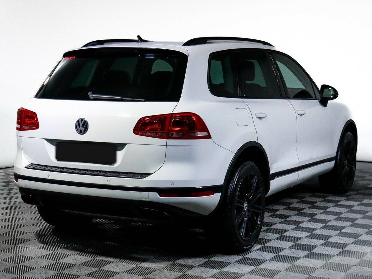 Volkswagen Touareg с пробегом — 2015 год. Фото: #4