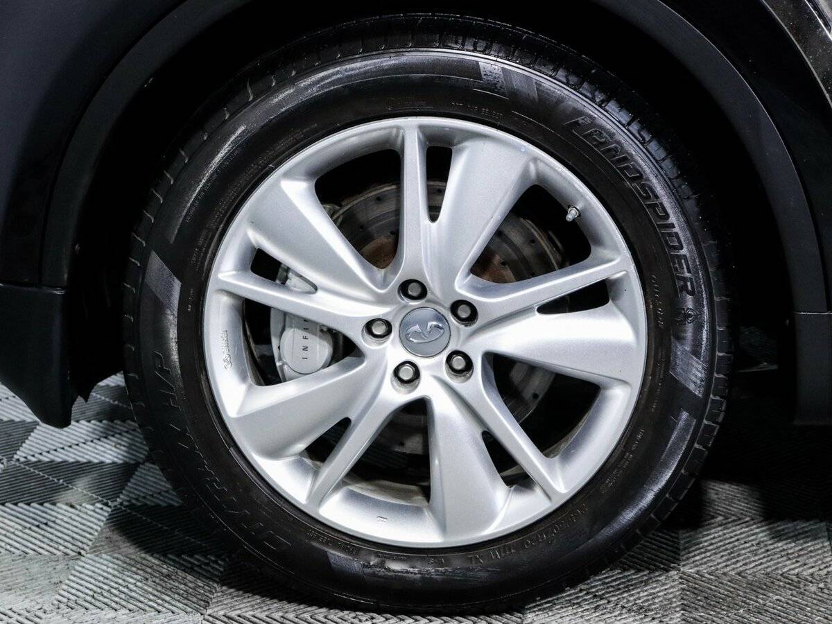 Infiniti FX с пробегом — 2013 год. Фото: #9