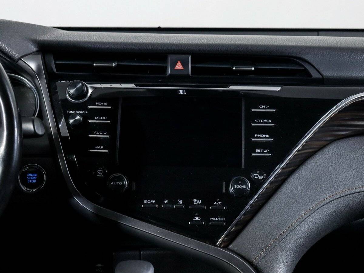 Toyota Camry с пробегом — 2018 год. Фото: #12