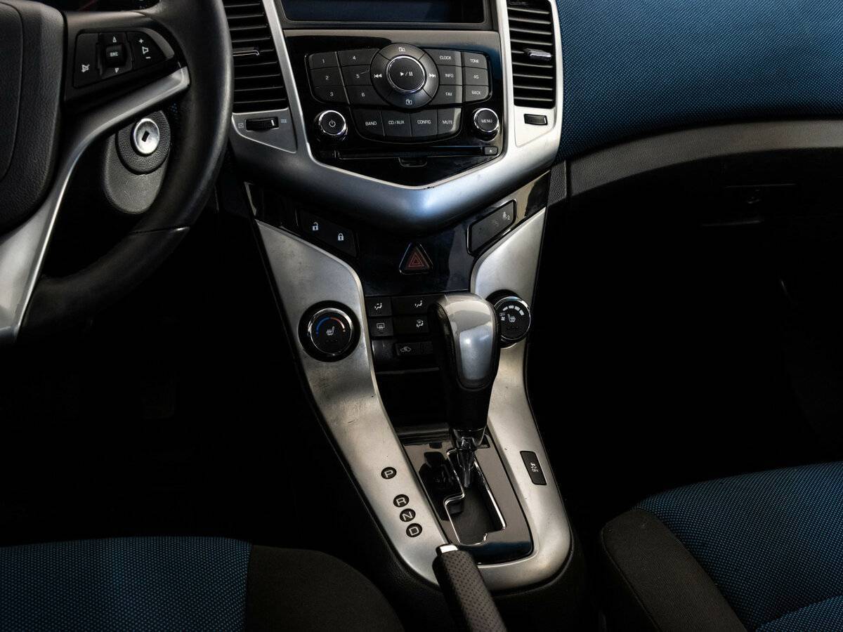 Chevrolet Cruze с пробегом — 2012 год. Фото: #9