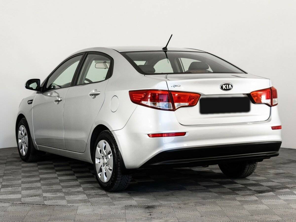 Kia Rio с пробегом — 2015 год. Фото: #5