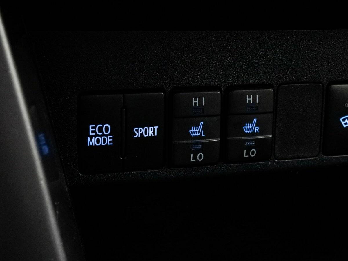 Toyota RAV4 с пробегом — 2017 год. Фото: #13