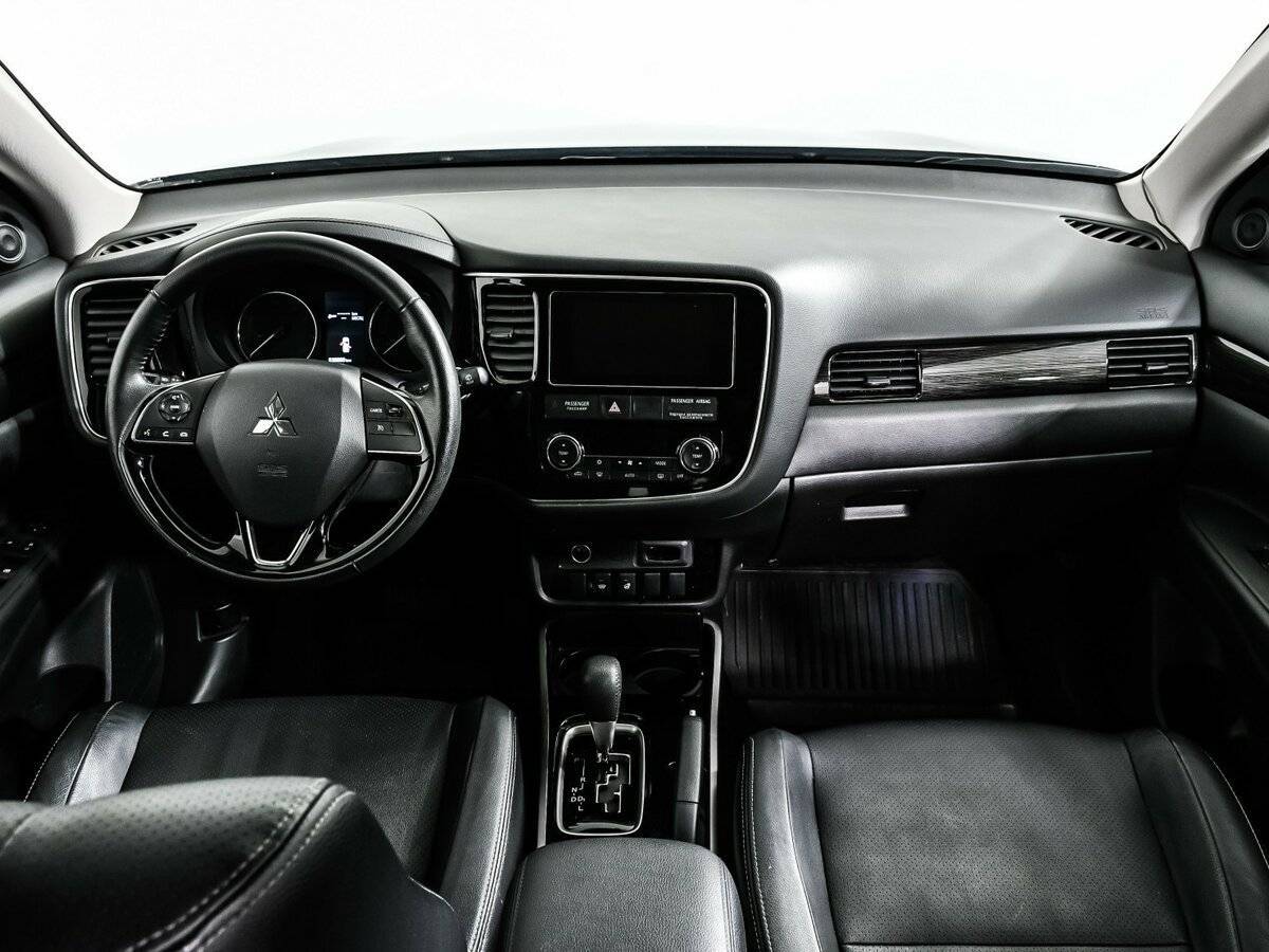 Mitsubishi Outlander с пробегом — 2018 год. Фото: #10