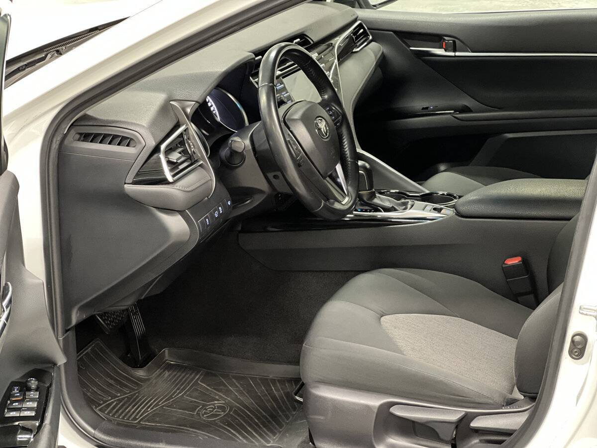Toyota Camry с пробегом — 2021 год. Фото: #15