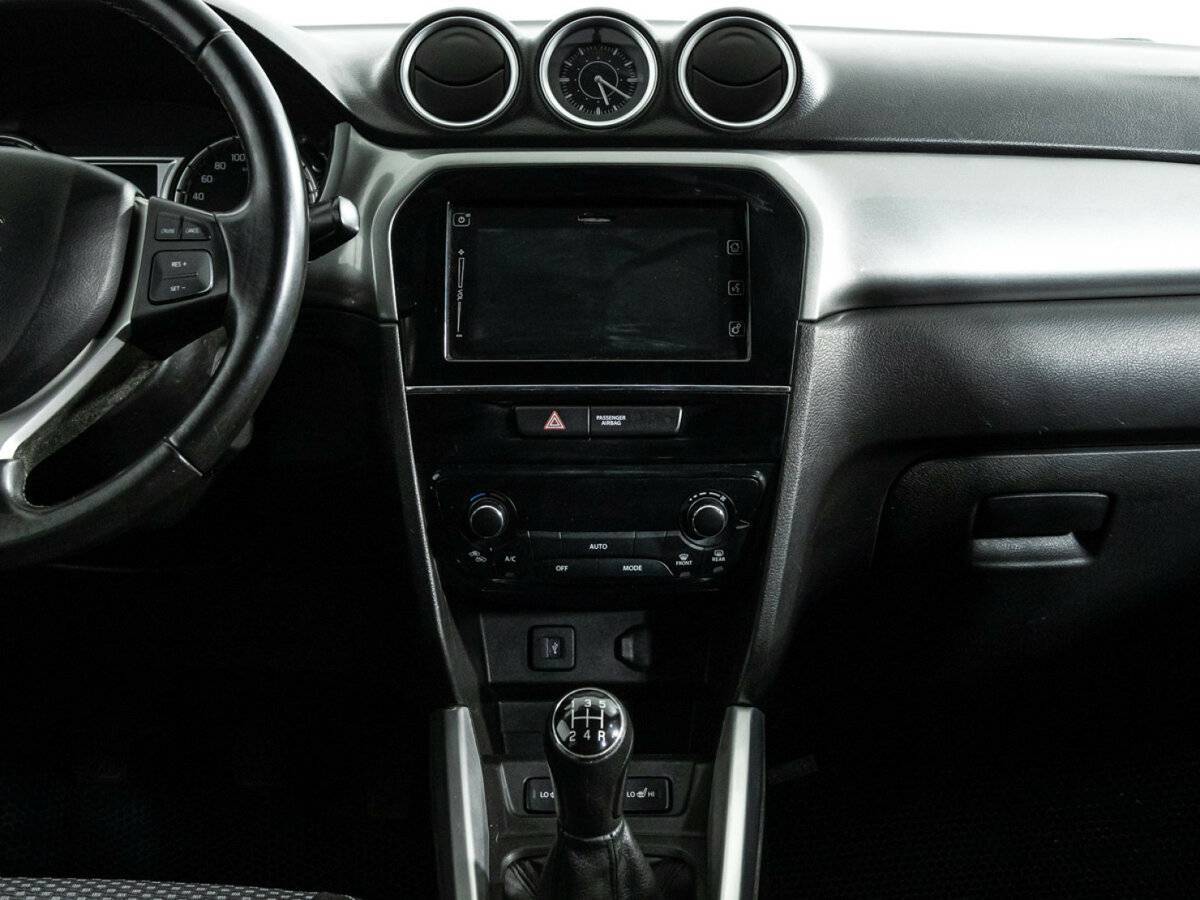 Suzuki Vitara с пробегом — 2016 год. Фото: #13