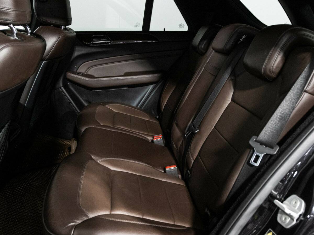 Mercedes-Benz M-Класс с пробегом — 2012 год. Фото: #9