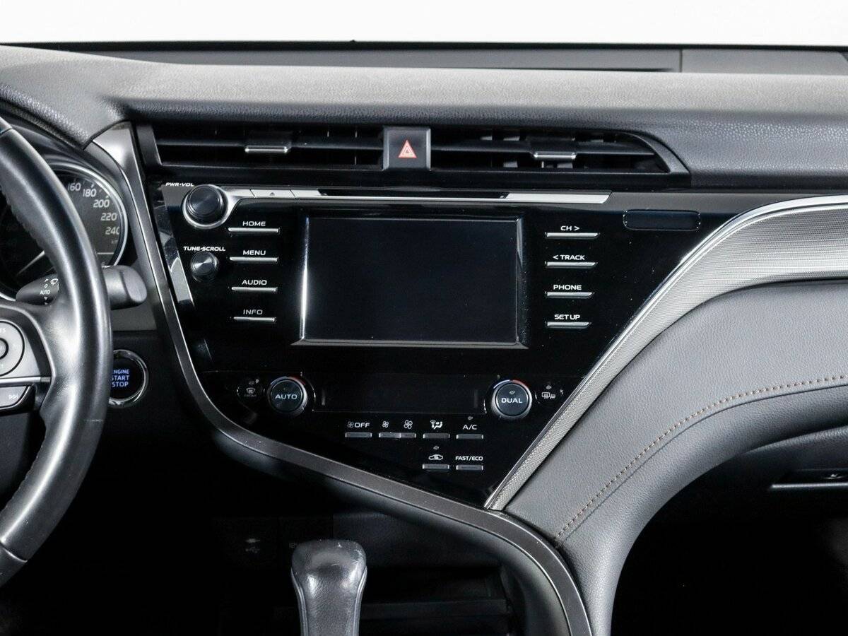 Toyota Camry с пробегом — 2020 год. Фото: #9