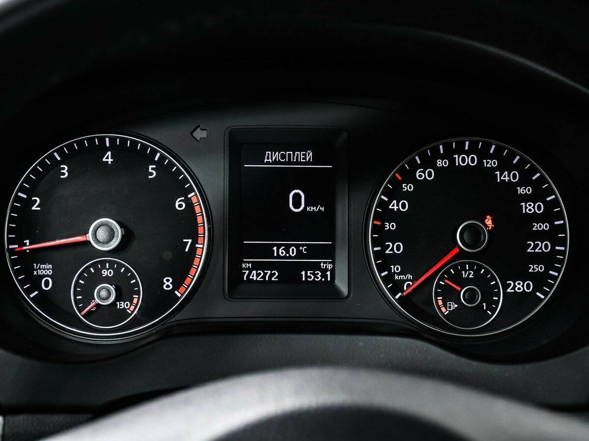 Volkswagen Jetta с пробегом — 2013 год. Фото: #9