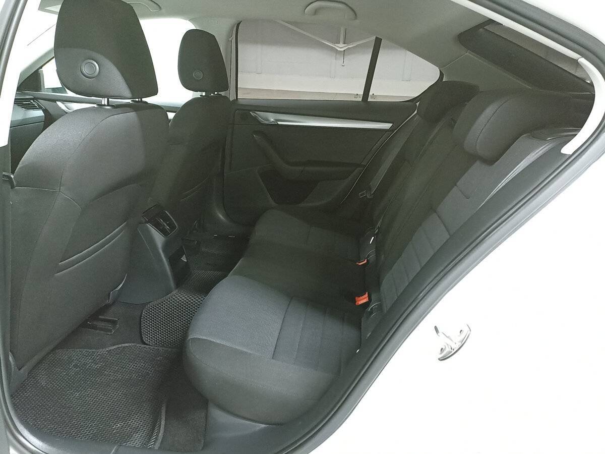 Skoda Octavia с пробегом — 2013 год. Фото: #11