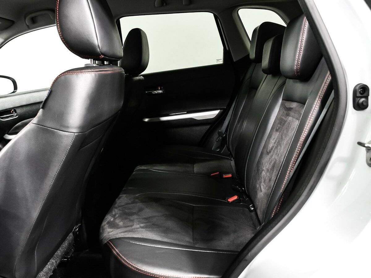 Suzuki Vitara с пробегом — 2016 год. Фото: #12