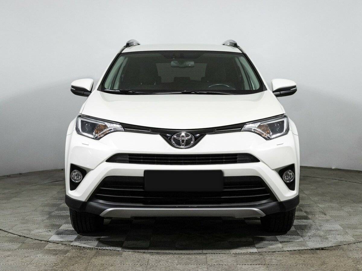Toyota RAV4 с пробегом — 2017 год. Фото: #1