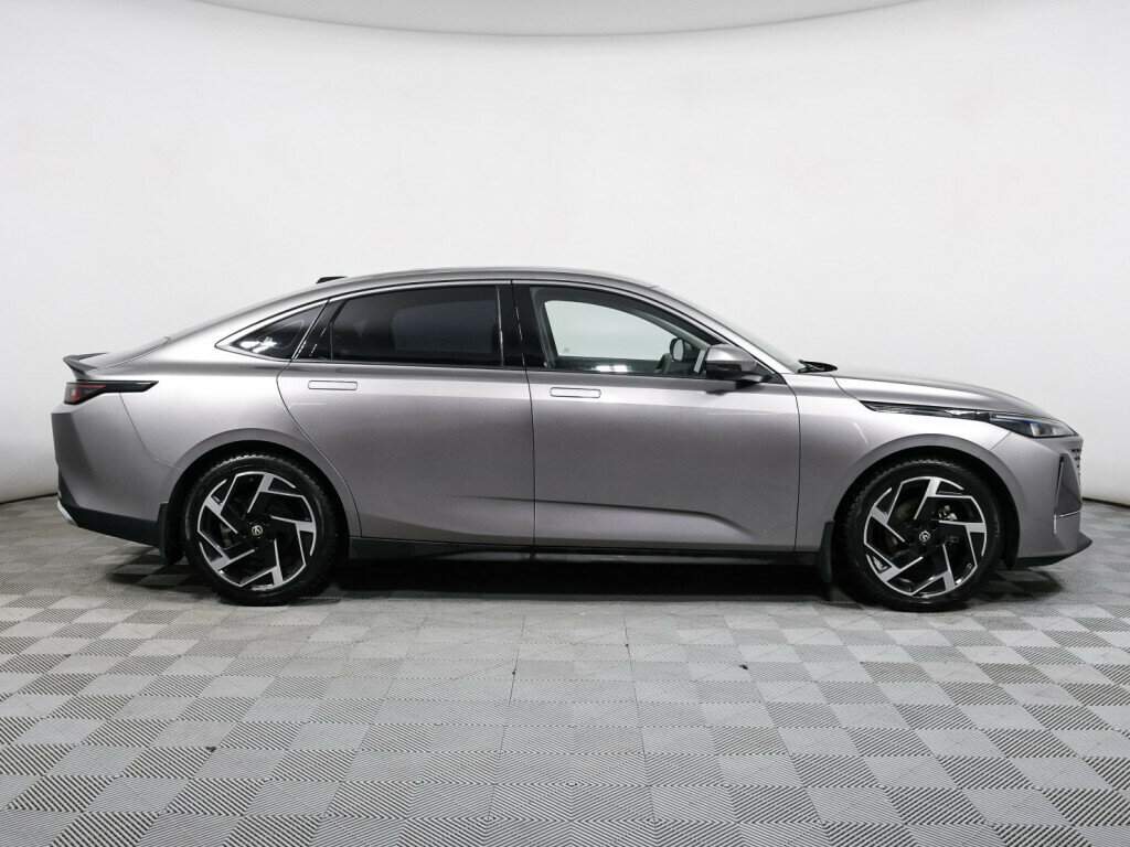 Changan Lamore с пробегом — 2023 год. Фото: #3