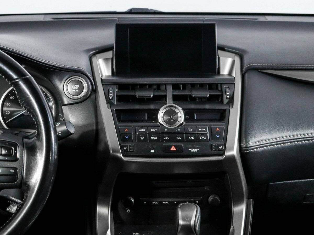 Lexus NX с пробегом — 2015 год. Фото: #9