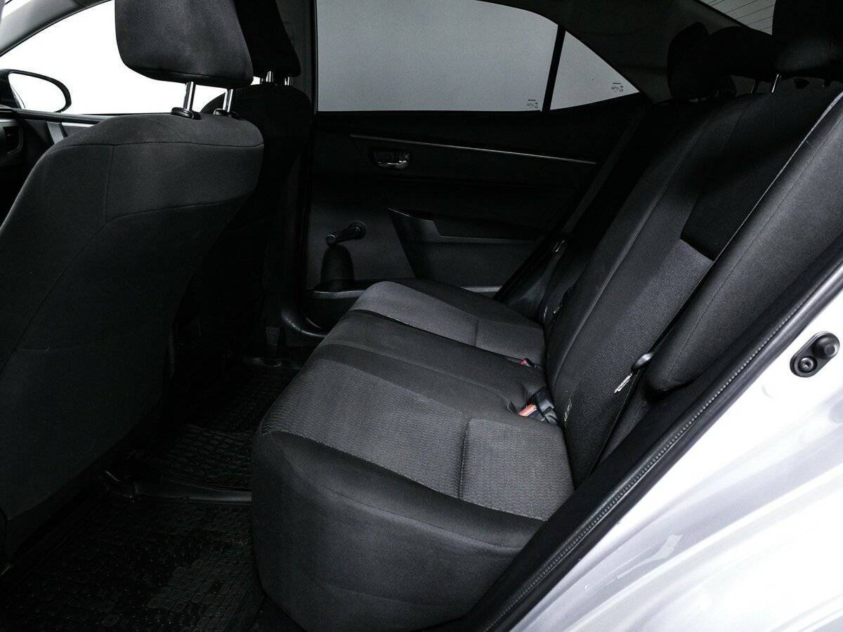 Toyota Corolla с пробегом — 2015 год. Фото: #11