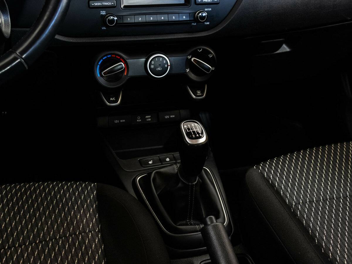 Kia Rio с пробегом — 2017 год. Фото: #9