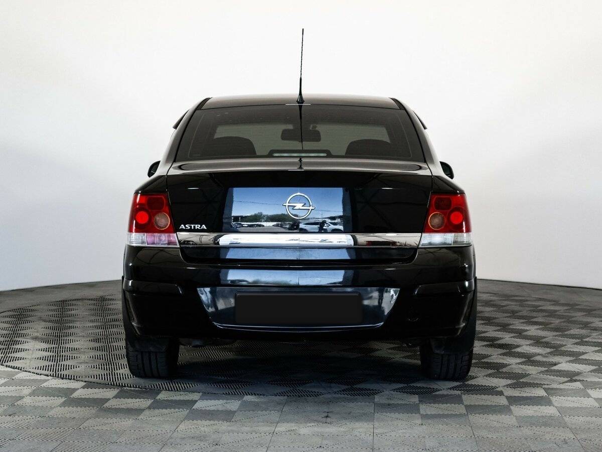 Opel Astra с пробегом — 2014 год. Фото: #5