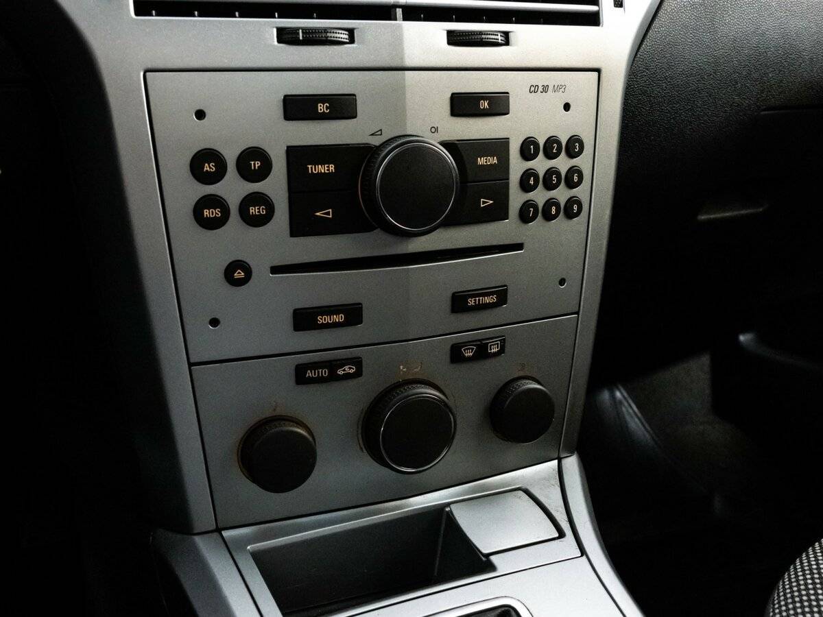 Opel Astra с пробегом — 2014 год. Фото: #14