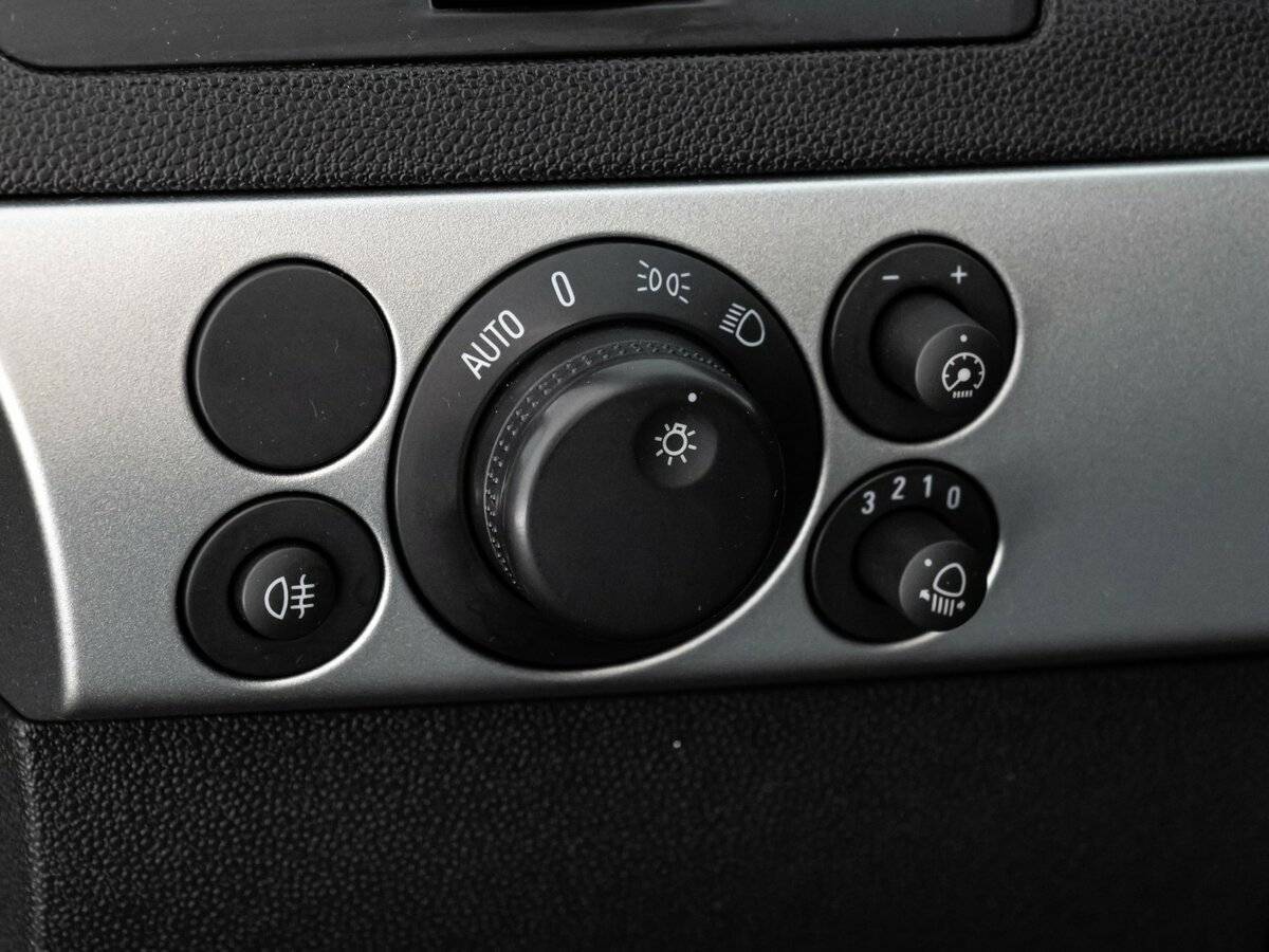 Opel Astra с пробегом — 2014 год. Фото: #16