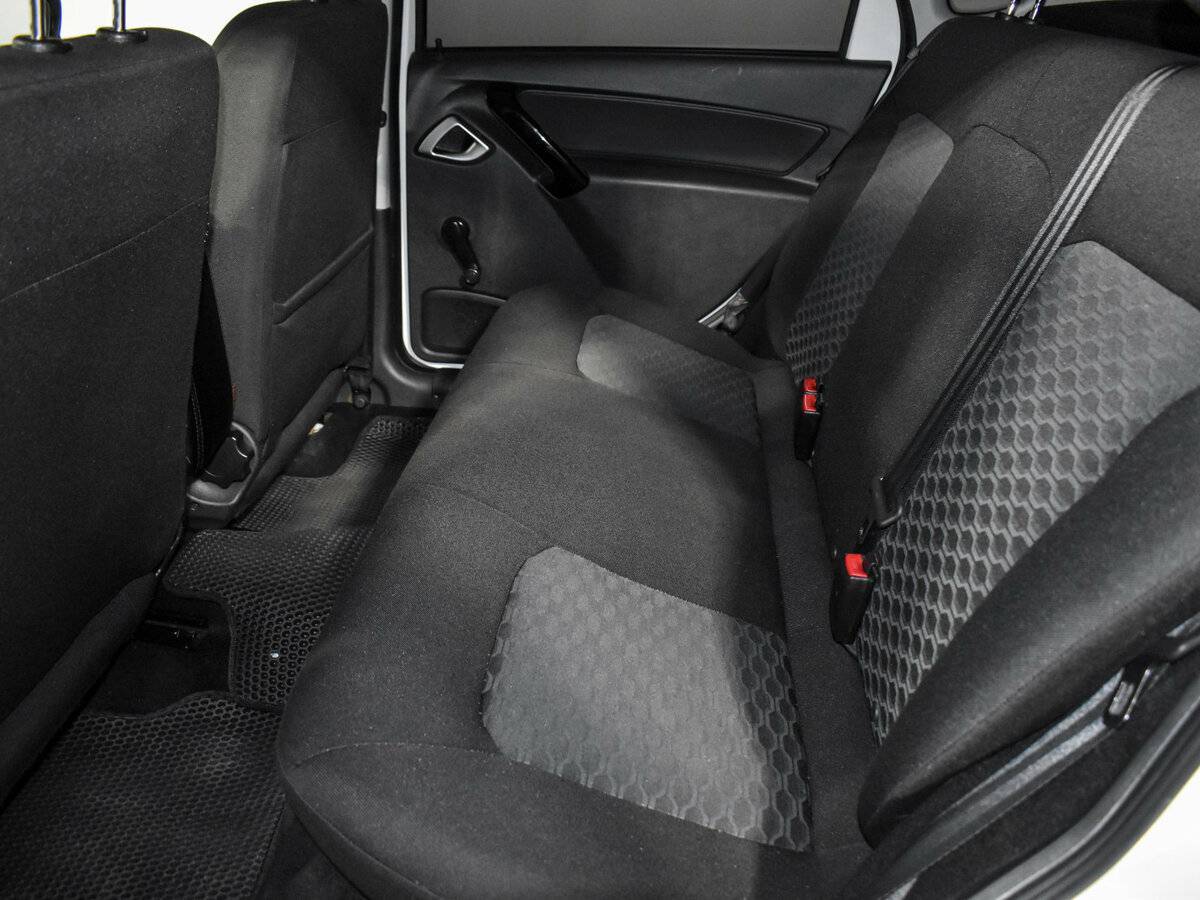 Lada (ВАЗ) Granta с пробегом — 2020 год. Фото: #9