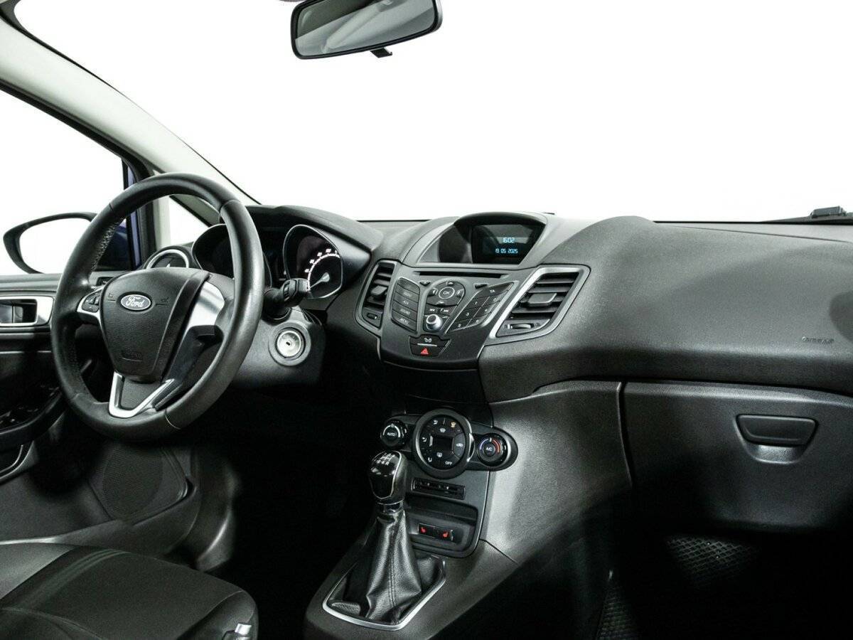 Ford Fiesta с пробегом — 2015 год. Фото: #8