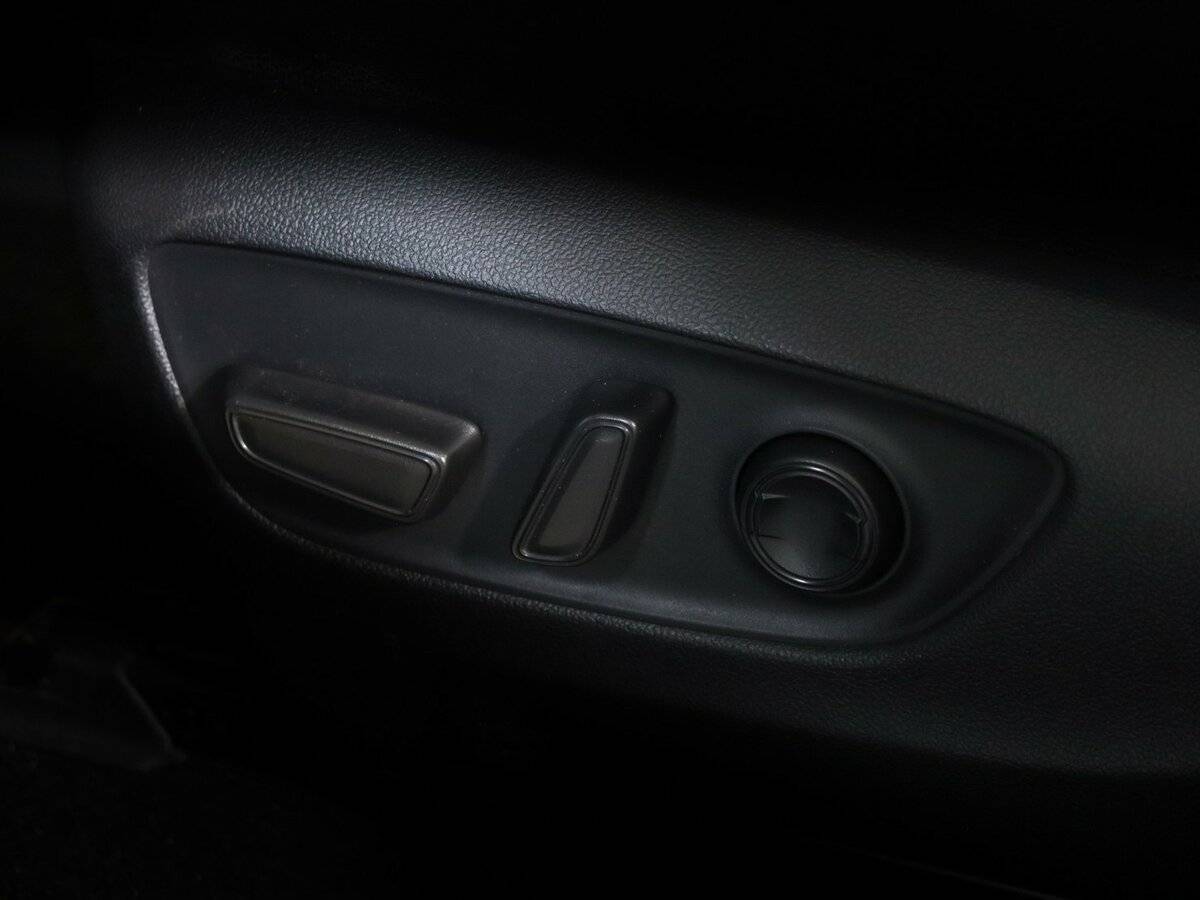 Toyota RAV4 с пробегом — 2020 год. Фото: #14