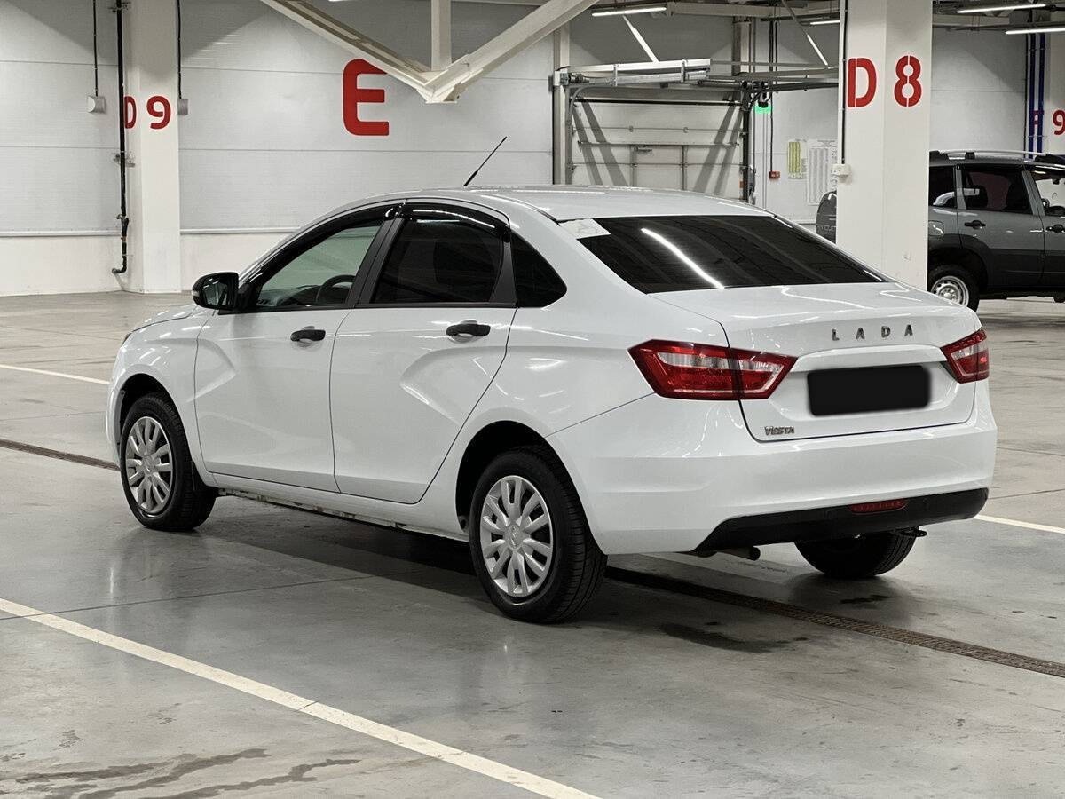 Lada (ВАЗ) Vesta с пробегом — 2018 год. Фото: #6
