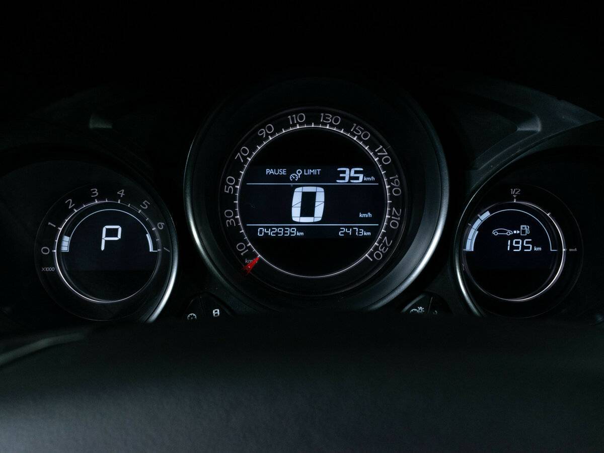 Citroen C4 с пробегом — 2013 год. Фото: #10