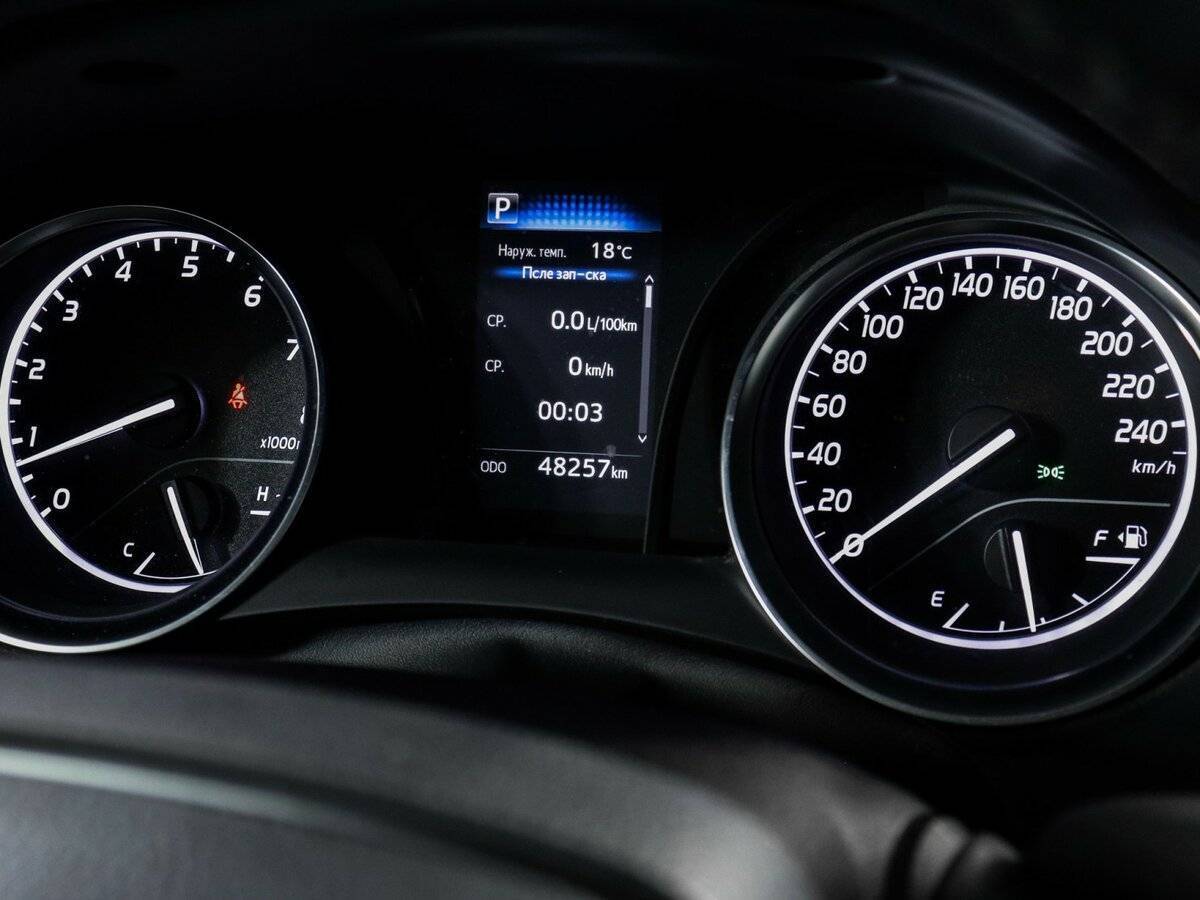 Toyota Camry с пробегом — 2019 год. Фото: #8