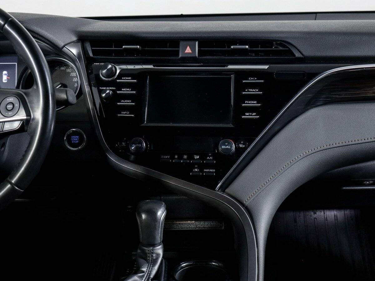Toyota Camry с пробегом — 2019 год. Фото: #10