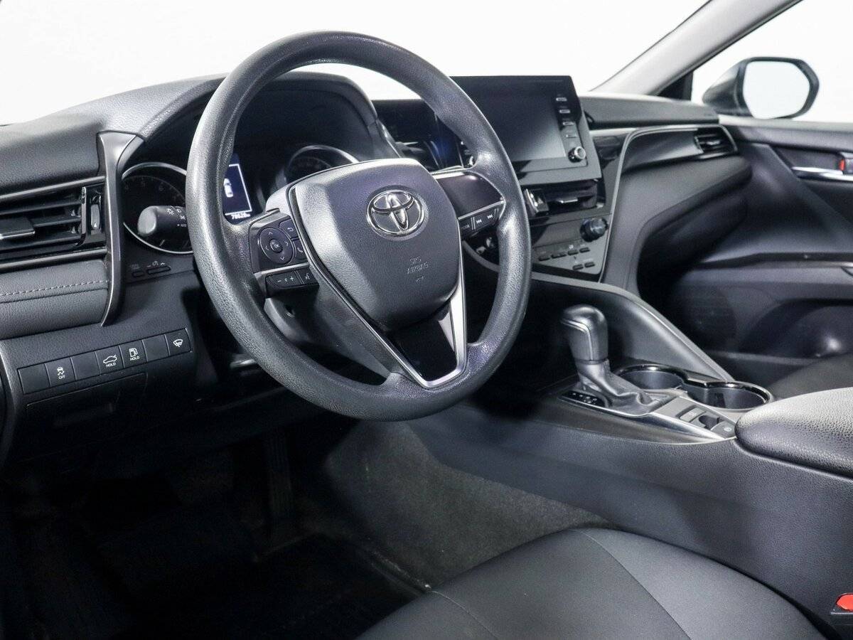 Toyota Camry с пробегом — 2021 год. Фото: #13
