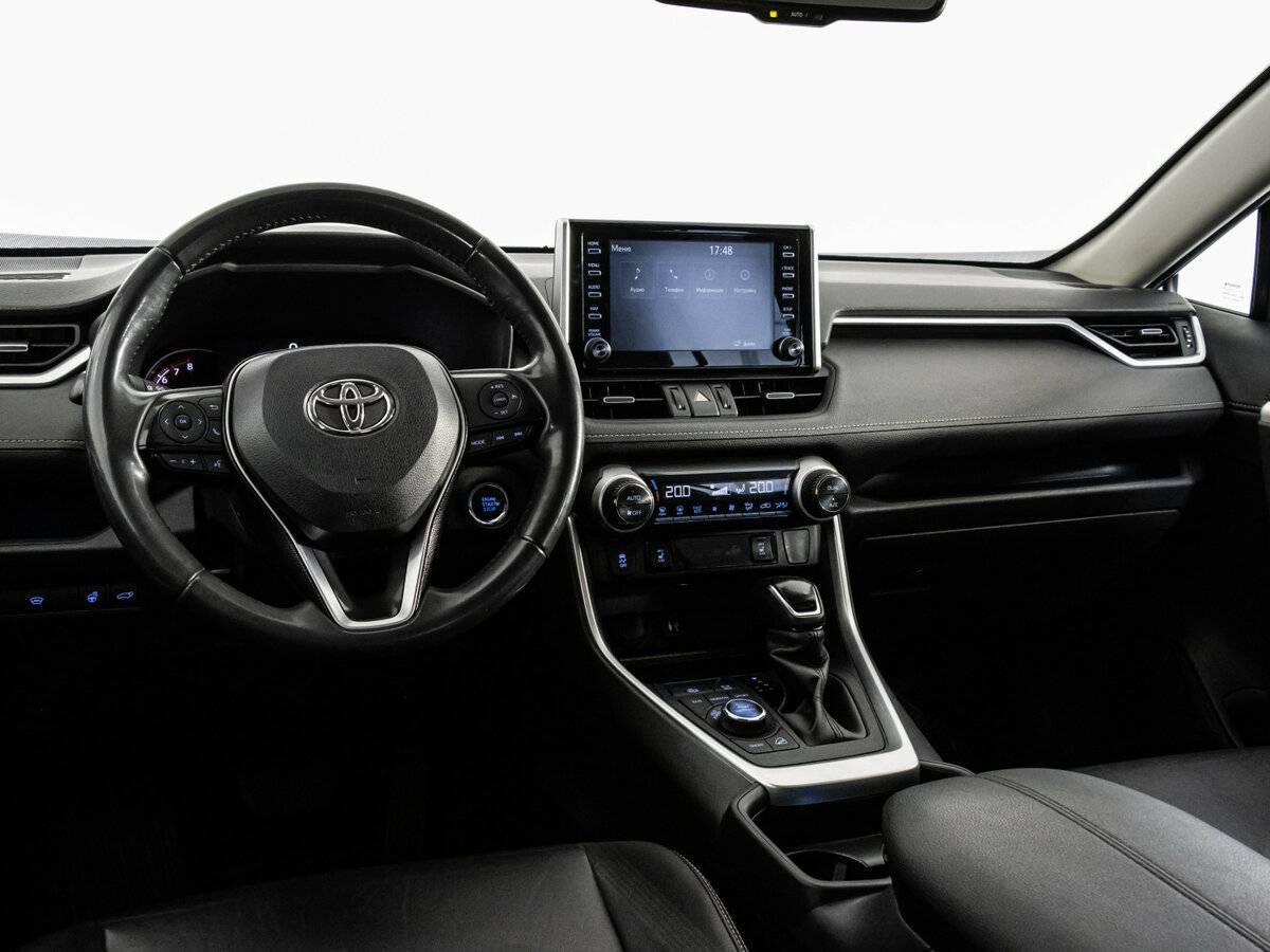 Toyota RAV4 с пробегом — 2020 год. Фото: #8
