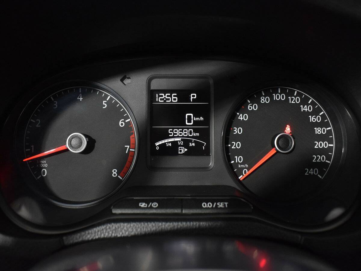 Volkswagen Polo с пробегом — 2018 год. Фото: #13