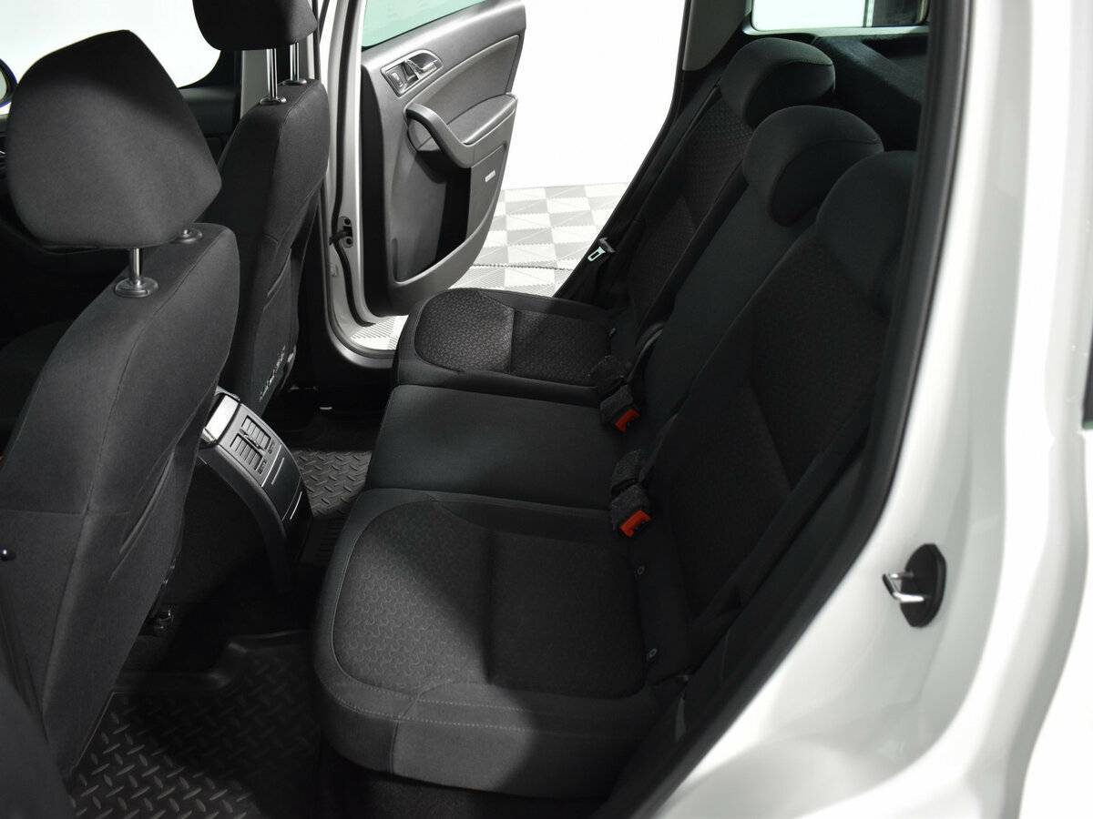 Skoda Yeti с пробегом — 2014 год. Фото: #11