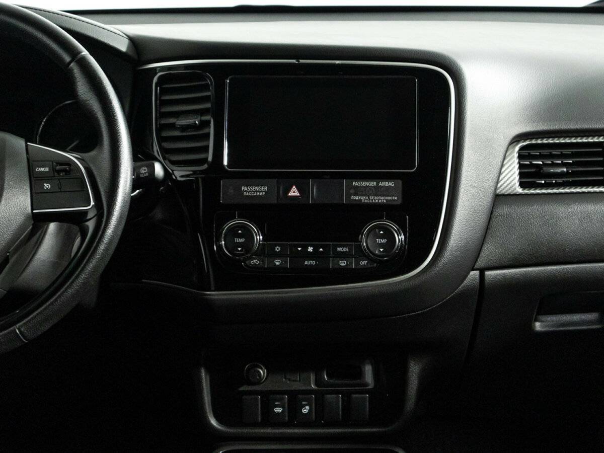 Mitsubishi Outlander с пробегом — 2018 год. Фото: #13