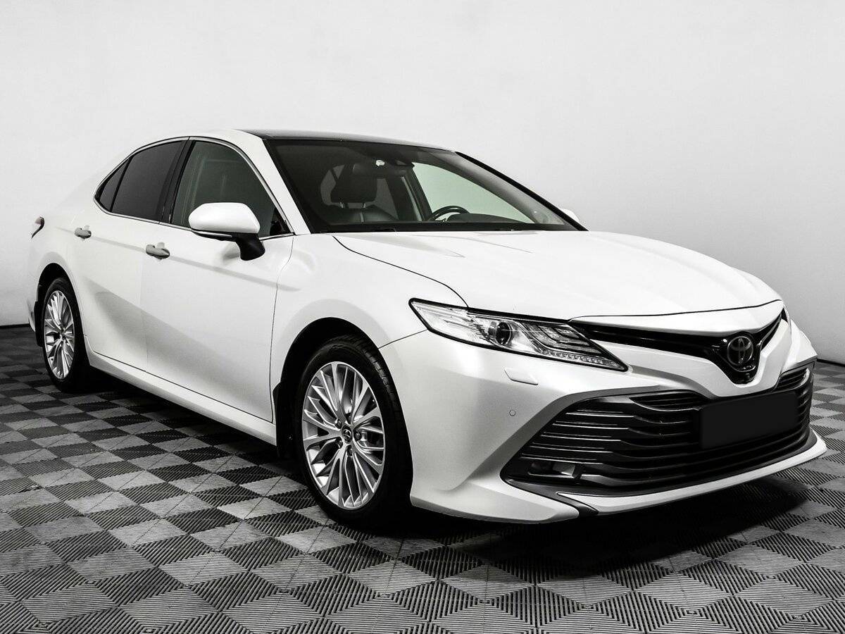 Toyota Camry с пробегом — 2019 год. Фото: #2