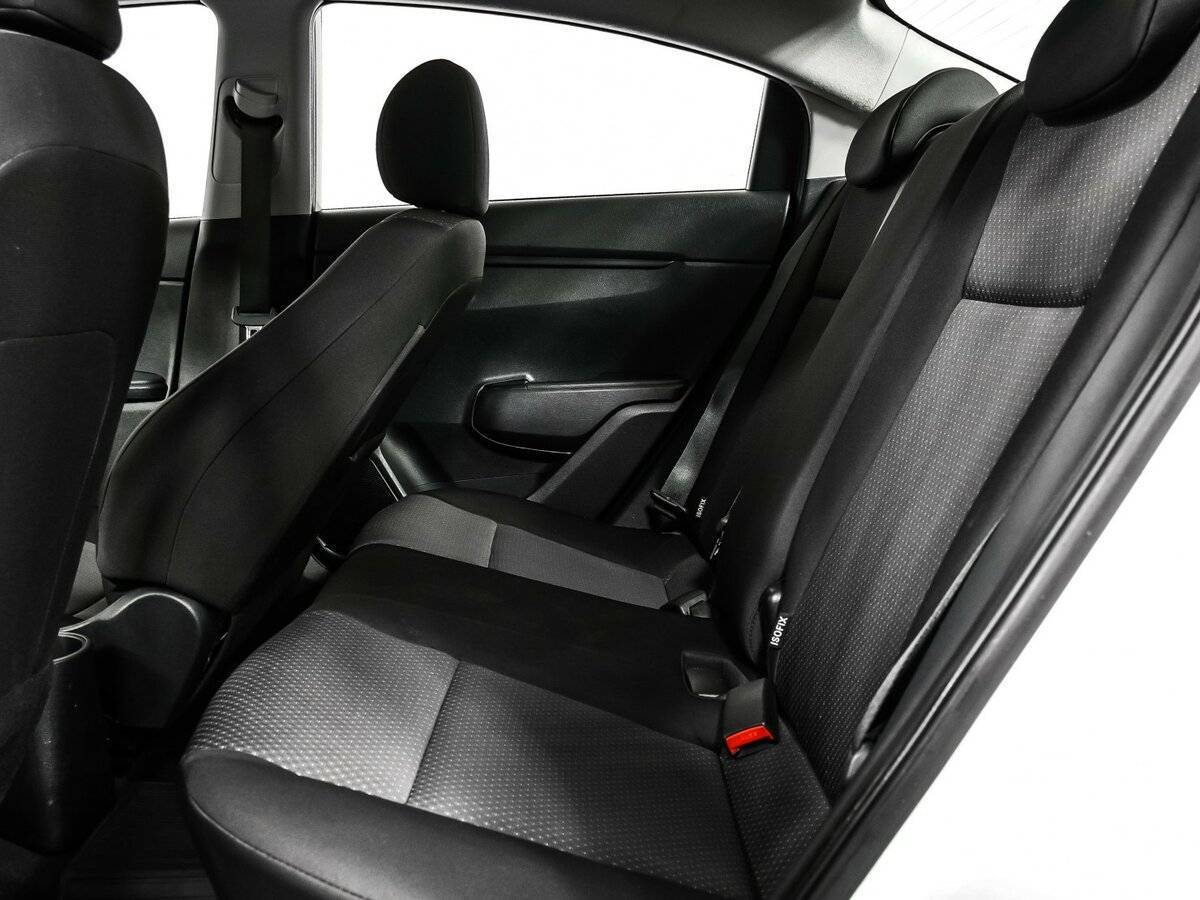 Kia Rio с пробегом — 2020 год. Фото: #11