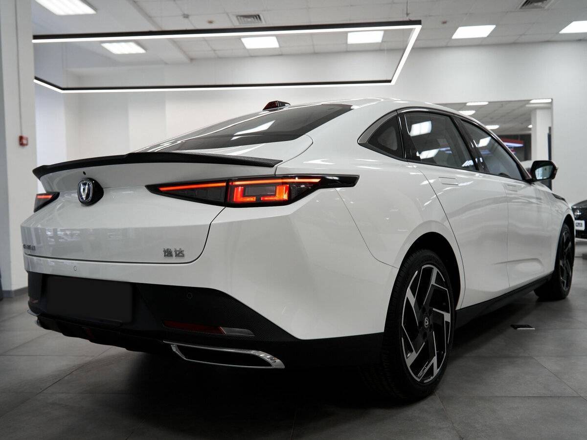 Changan Lamore с пробегом — 2024 год. Фото: #3