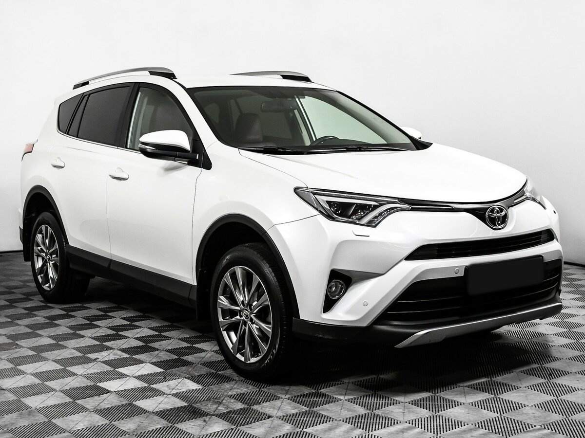 Toyota RAV4 с пробегом — 2019 год. Фото: #2